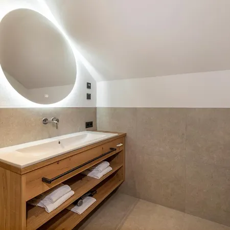 Aparthotel Zirbenhof 4*