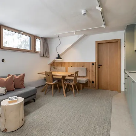 Aparthotel Zirbenhof