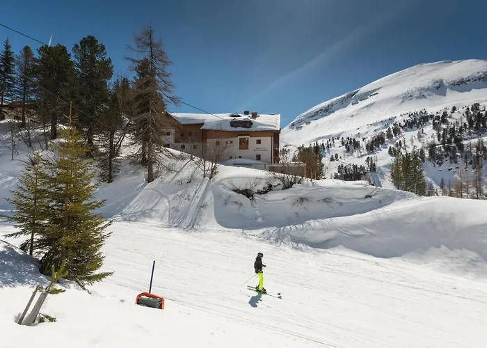 Aparthotel Zirbenhof 4*