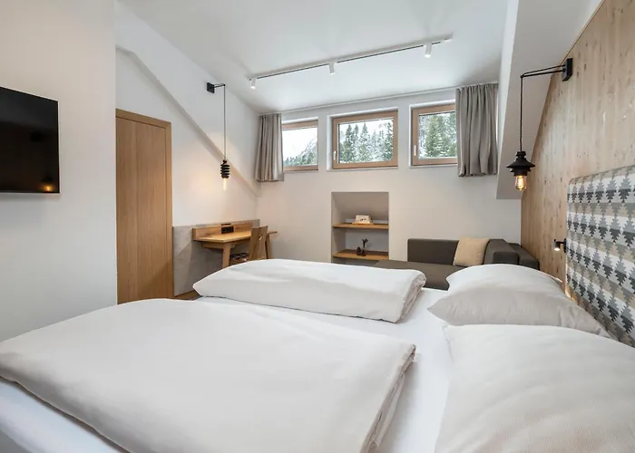 Aparthotel Zirbenhof 4*