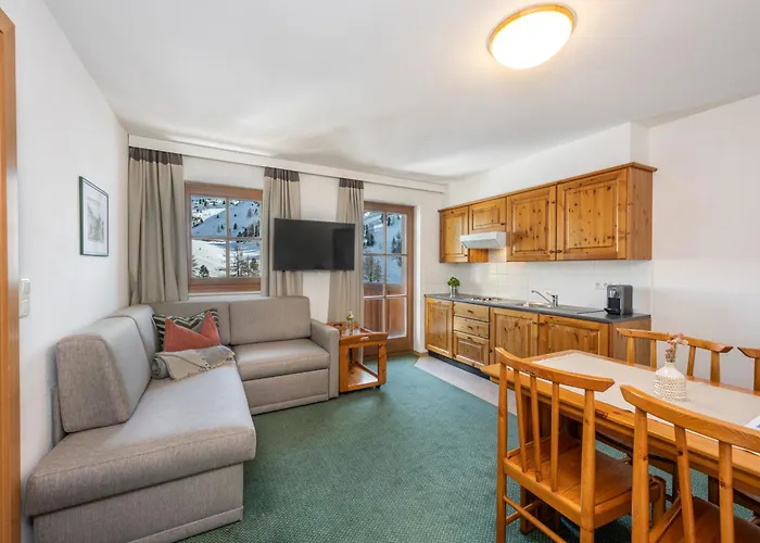 מלון דירות Zirbenhof 4*